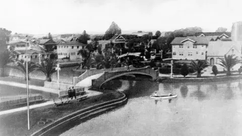 Los Angeles Venice canals dream up by Abbot Kinney, 1922