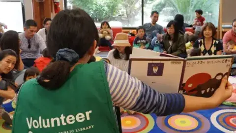 volunteer reader for children