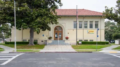 Exterior of Vermont Square Branch Library